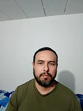 Snapshot of ElSunEagle chatting on October 2025 04:48:01 AM ElSunEagle online show from October 2025 04:48:01 AM