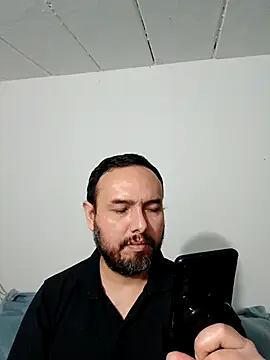 Snapshot of ElSunEagle chatting on October 2025 04:45:01 AM ElSunEagle online show from October 2025 04:45:01 AM