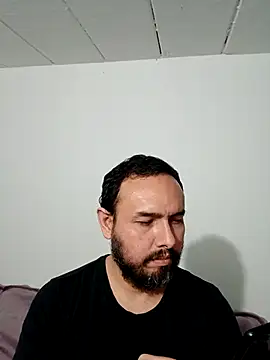 Snapshot of ElSunEagle chatting on November 2025 04:37:01 AM ElSunEagle online show from November 2025 04:37:01 AM