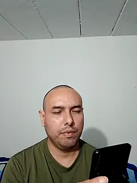 Snapshot of ElSunEagle chatting on November 2025 04:24:02 AM ElSunEagle online show from November 2025 04:24:02 AM