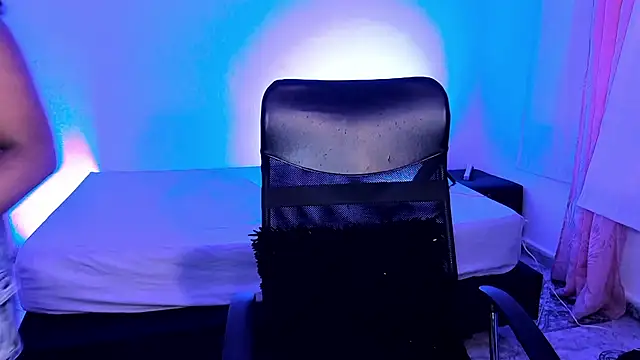 BlakmillerrGilson online show from April 2026 08:13:02 PM