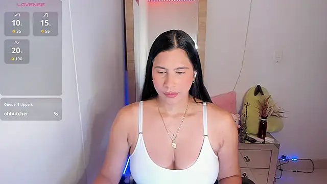 hellensexy online show from May 2026 09:42:01 PM