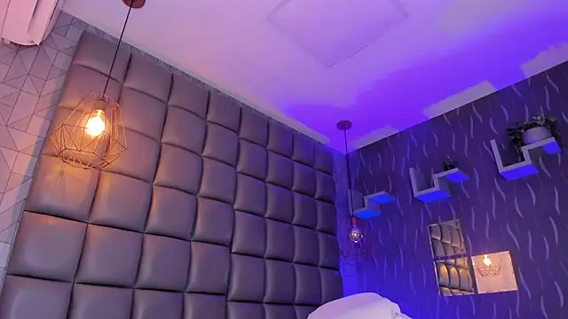 megan woll online show from February 2026 08:09:02 PM