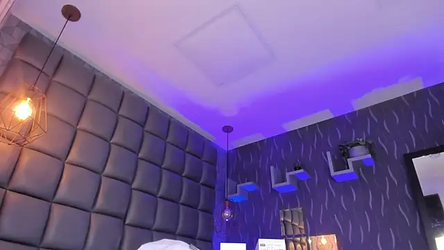 megan woll online show from February 2026 08:29:02 PM