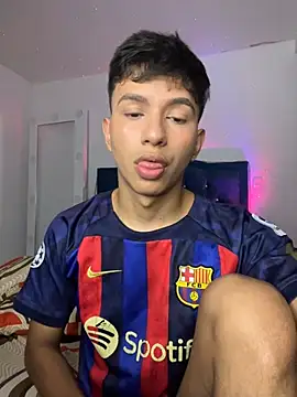 Snapshot of Leonarrrd_01 chatting on December 2024 03:03:01 AM Leonarrrd 01 online show from December 2024 03:03:01 AM