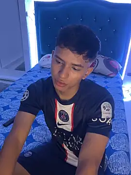 Snapshot of Leonarrrd_01 chatting on January 2025 03:20:01 AM Leonarrrd 01 online show from January 2025 03:20:01 AM