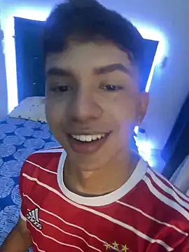 Snapshot of Leonarrrd_01 chatting on January 2025 12:57:02 AM Leonarrrd 01 online show from January 2025 12:57:02 AM