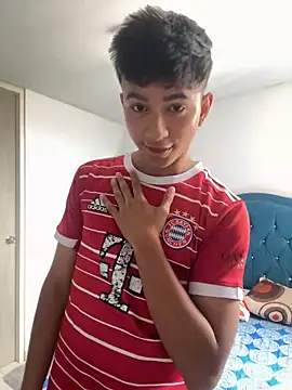 Snapshot of Leonarrrd_01 chatting on February 2025 05:53:02 PM Leonarrrd 01 online show from February 2025 05:53:02 PM