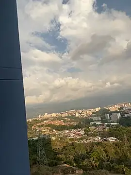 Snapshot of Leonarrrd_01 chatting on February 2025 10:19:01 PM Leonarrrd 01 online show from February 2025 10:19:01 PM