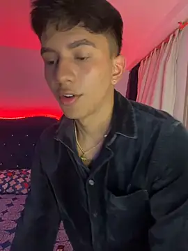 Snapshot of Leonarrrd_01 chatting on February 2025 03:20:01 AM Leonarrrd 01 online show from February 2025 03:20:01 AM