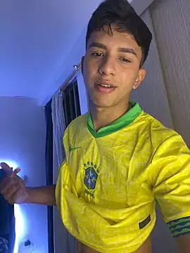 Snapshot of Leonarrrd_01 chatting on February 2025 04:42:02 AM Leonarrrd 01 online show from February 2025 04:42:02 AM