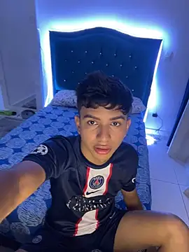 Snapshot of Leonarrrd_01 chatting on February 2025 02:59:02 AM Leonarrrd 01 online show from February 2025 02:59:02 AM