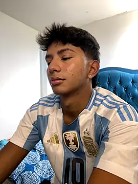 Snapshot of Leonarrrd_01 chatting on October 2025 08:16:02 PM Leonarrrd 01 online show from October 2025 08:16:02 PM