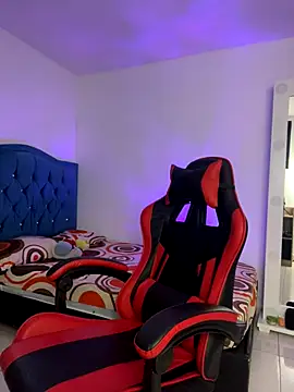 Snapshot of Leonarrrd_01 chatting on November 2025 11:37:02 PM Leonarrrd 01 online show from November 2025 11:37:02 PM