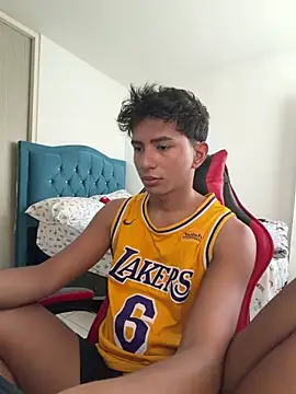 Leonarrrd 01 online show from April 2026 08:14:01 PM