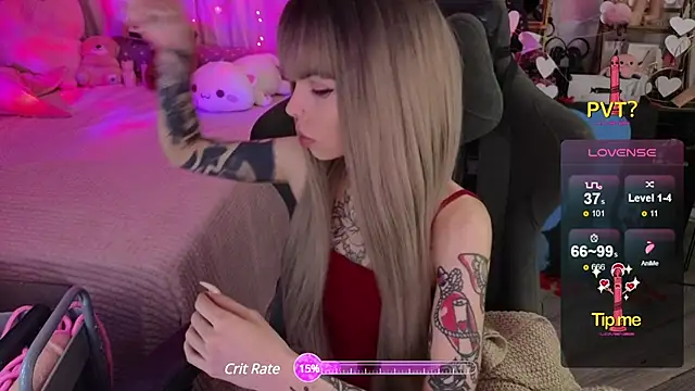 Snapshot of Kerry_Kirk chatting on February 2025 07:47:01 PM Kerry Kirk online show from February 2025 07:47:01 PM