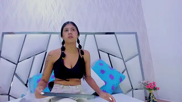  aurora18  online show from January 2025 03:07:01 AM