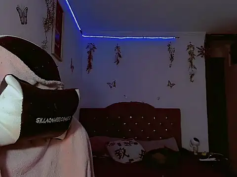 madisonx17 online show from October 2025 09:44:02 PM