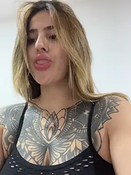 Snapshot of ValerieHilton chatting on December 2024 12:43:02 AM ValerieHilton online show from December 2024 12:43:02 AM