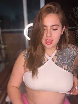 Snapshot of ValerieHilton chatting on February 2025 01:19:02 AM ValerieHilton online show from February 2025 01:19:02 AM