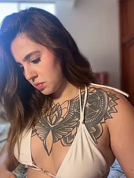 Snapshot of ValerieHilton chatting on March 2025 09:40:02 PM ValerieHilton online show from March 2025 09:40:02 PM