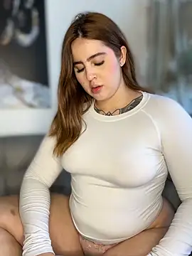 Snapshot of ValerieHilton chatting on October 2025 10:21:02 PM ValerieHilton online show from October 2025 10:21:02 PM