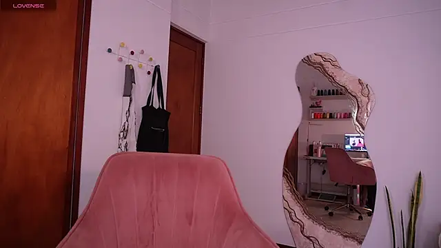 chloebritto online show from July 2026 05:31:01 PM