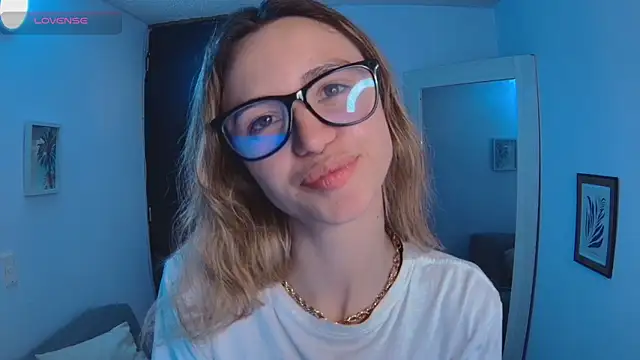 Lucy Princes online show from March 2025 10:20:01 PM