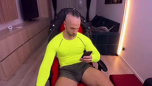 MarisMuscle online show from February 2025 07:17:02 PM