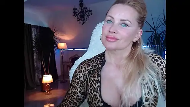 Snapshot of eyesangel22 chatting on December 2024 01:07:02 PM eyesangel22 online show from December 2024 01:07:02 PM