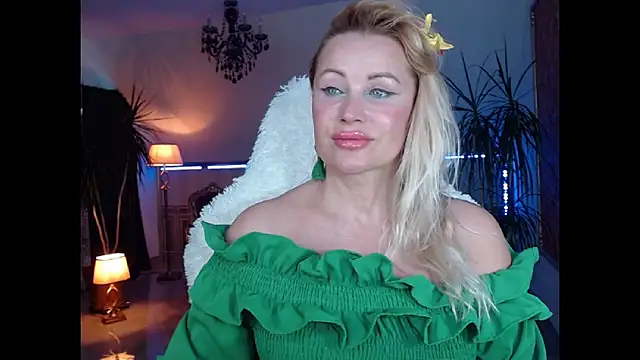 Snapshot of eyesangel22 chatting on December 2024 01:17:01 PM eyesangel22 online show from December 2024 01:17:01 PM