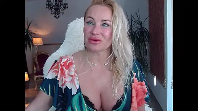 Snapshot of eyesangel22 chatting on January 2025 11:31:02 AM eyesangel22 online show from January 2025 11:31:02 AM