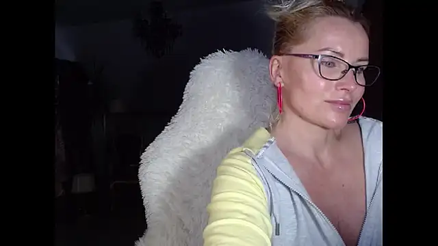 Snapshot of eyesangel22 chatting on January 2025 02:52:02 PM eyesangel22 online show from January 2025 02:52:02 PM