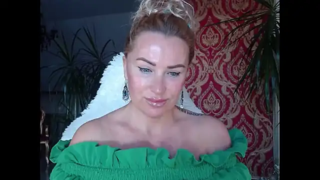 Snapshot of eyesangel22 chatting on February 2025 06:26:02 AM eyesangel22 online show from February 2025 06:26:02 AM