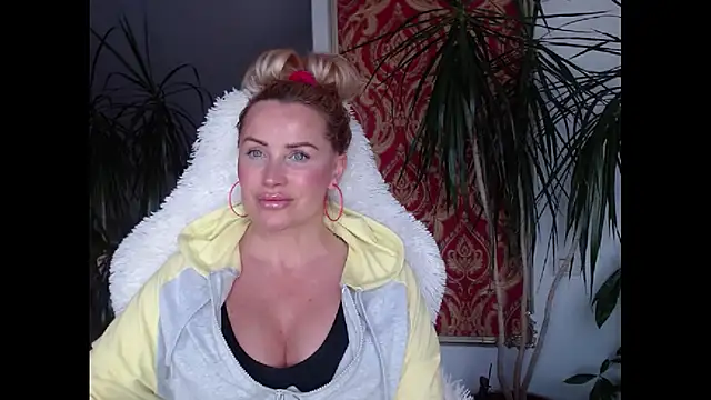 Snapshot of eyesangel22 chatting on February 2025 12:05:02 PM eyesangel22 online show from February 2025 12:05:02 PM