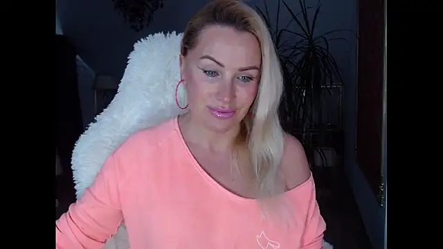 Snapshot of eyesangel22 chatting on February 2025 01:27:01 PM eyesangel22 online show from February 2025 01:27:01 PM