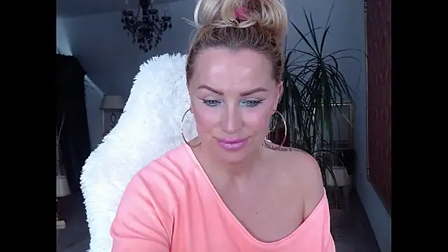 Snapshot of eyesangel22 chatting on February 2025 09:43:02 AM eyesangel22 online show from February 2025 09:43:02 AM