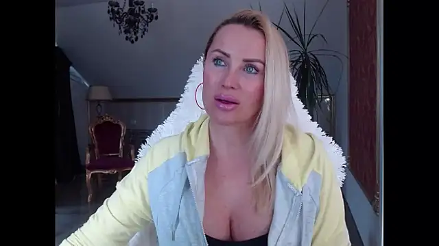 Snapshot of eyesangel22 chatting on March 2025 11:40:02 AM eyesangel22 online show from March 2025 11:40:02 AM