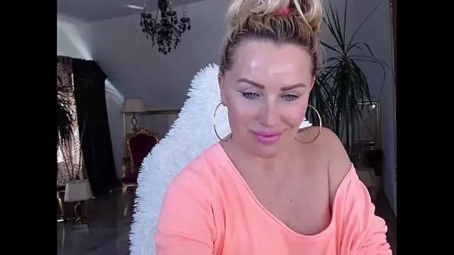 Snapshot of eyesangel22 chatting on March 2025 12:45:02 PM eyesangel22 online show from March 2025 12:45:02 PM