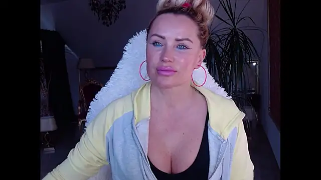 Snapshot of eyesangel22 chatting on March 2025 05:32:01 AM eyesangel22 online show from March 2025 05:32:01 AM