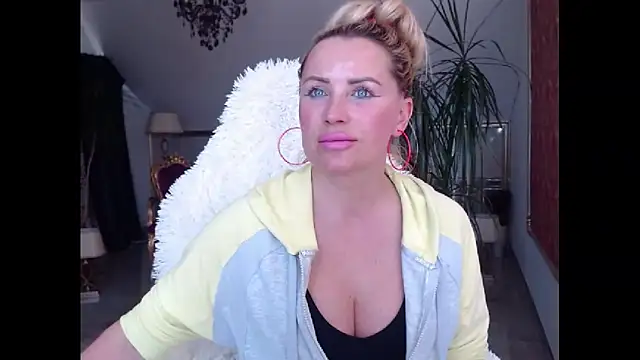 Snapshot of eyesangel22 chatting on March 2025 10:17:01 AM eyesangel22 online show from March 2025 10:17:01 AM