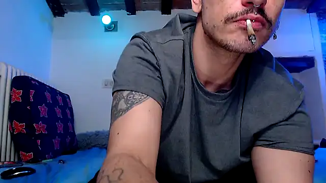Snapshot of cek_186 chatting on December 2025 07:43:02 PM cek 186 online show from December 2025 07:43:02 PM