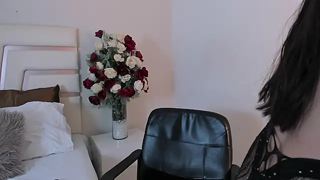 CamilaSofiia online show from February 2025 07:27:02 PM