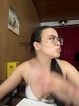 CamilaSofiia online show from May 2026 11:32:01 PM