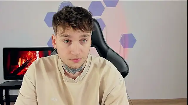 Snapshot of Chris_Tyson chatting on December 2024 08:55:02 AM Chris Tyson online show from December 2024 08:55:02 AM