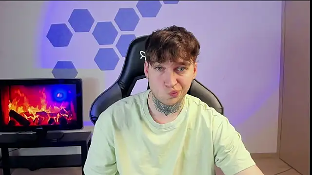 Snapshot of Chris_Tyson chatting on February 2025 01:02:01 AM Chris Tyson online show from February 2025 01:02:01 AM