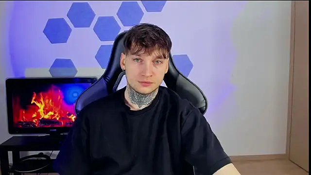 Snapshot of Chris_Tyson chatting on February 2025 09:33:02 PM Chris Tyson online show from February 2025 09:33:02 PM