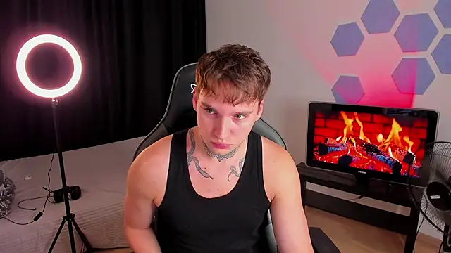 Snapshot of Chris_Tyson chatting on September 2025 11:05:02 PM Chris Tyson online show from September 2025 11:05:02 PM