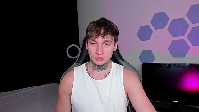 Snapshot of Chris_Tyson chatting on October 2025 10:18:01 PM Chris Tyson online show from October 2025 10:18:01 PM