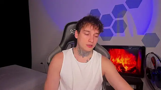 Snapshot of Chris_Tyson chatting on October 2025 07:26:01 PM Chris Tyson online show from October 2025 07:26:01 PM